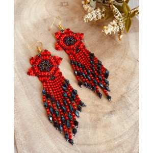 Fierce red beaded earring - Kuoli