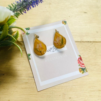 Peach colored dried flower earrings - Heart Bound Accessories