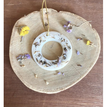 Round handcrafted wardrobe diffuser with Lavender Scented essential oil 100% soya wax by MysticFlames 
